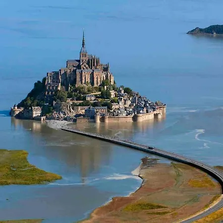 펜션 Daisy With Seasonal Swimming Pool Le Mesnil-Gilbert