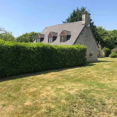 펜션 Daisy With Seasonal Swimming Pool