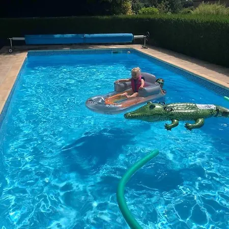 Daisy With Seasonal Swimming Pool Feriehus Le Mesnil-Gilbert