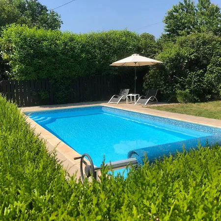 Daisy With Seasonal Swimming Pool