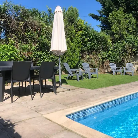 Daisy With Seasonal Swimming Pool