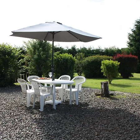 Daisy With Seasonal Swimming Pool