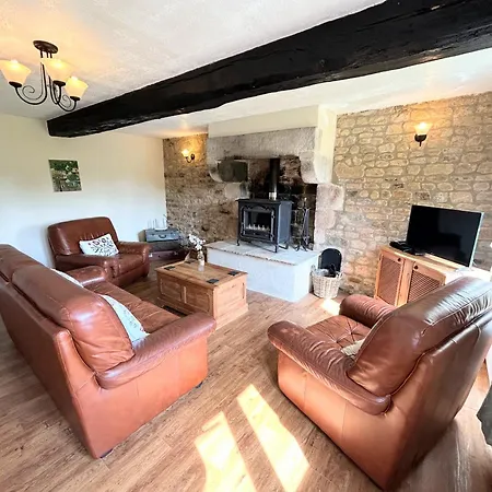 Daisy With Seasonal Swimming Pool