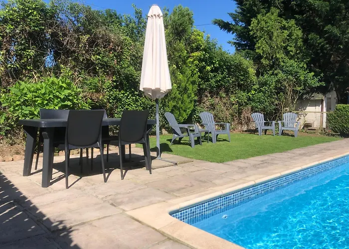 Daisy With Seasonal Swimming Pool