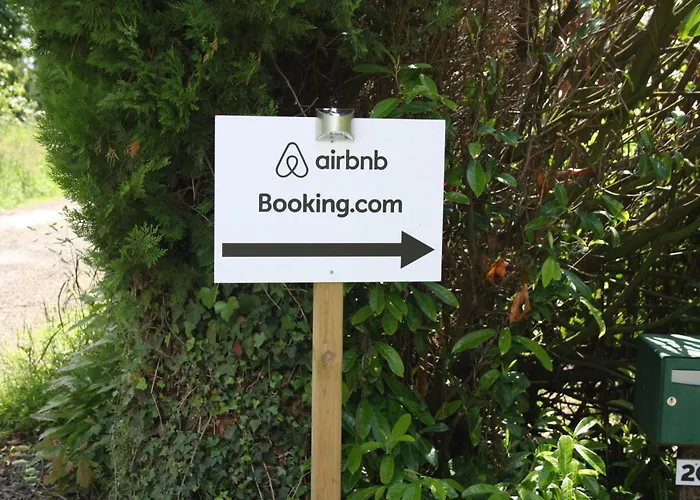 Daisy With Seasonal Swimming Pool *