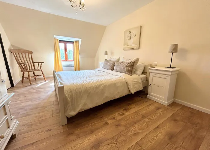 Daisy With Seasonal Swimming Pool * Le Mesnil-Gilbert