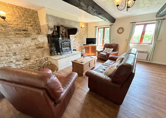 Сasa de vacaciones Daisy With Seasonal Swimming Pool Le Mesnil-Gilbert